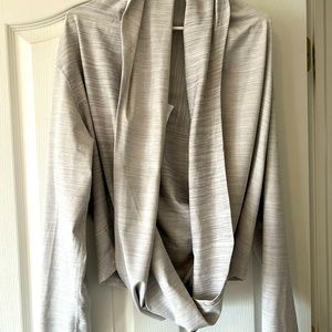 Zyia Active Yoga Shawl, size XL, like new condition, Gray